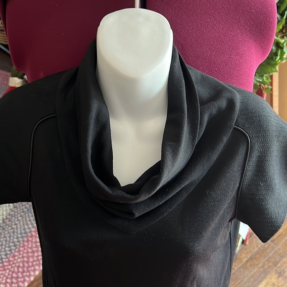 Diane‎ Von Furstenberg Black Turtle Neck Knee- Length Dress - Picture 4 of 7